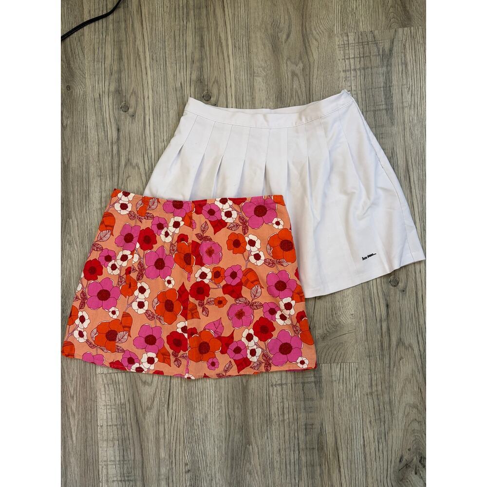 2 Mini Skirts Urban Outfitters & iets Frans Sz M